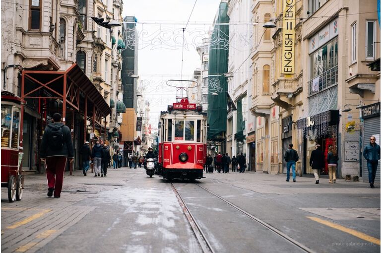 tram_cable_car_street_urban_sidewalk-2745
