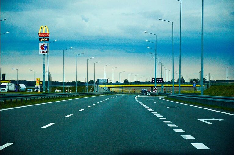 asphalt-drive-expressway-mcdonalds