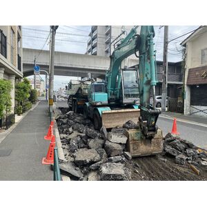 road_construction_construction_workers_teers_ge_renovation_rehabilitation_workwear_safety_clothing_helm-1012613