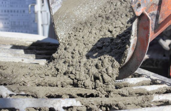 府中の転職先としてもお選びいただく道路工事会社へぜひお電話ください